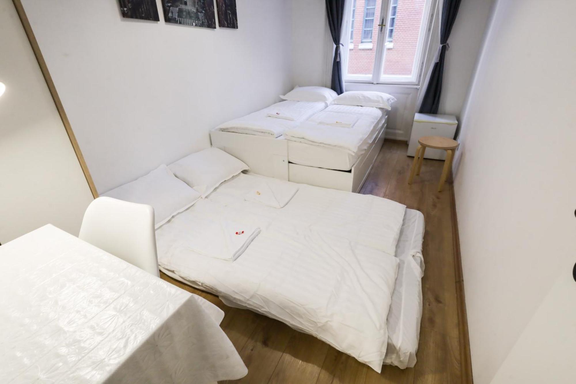 Pest-port 4 For 16 Person Appartement Boedapest