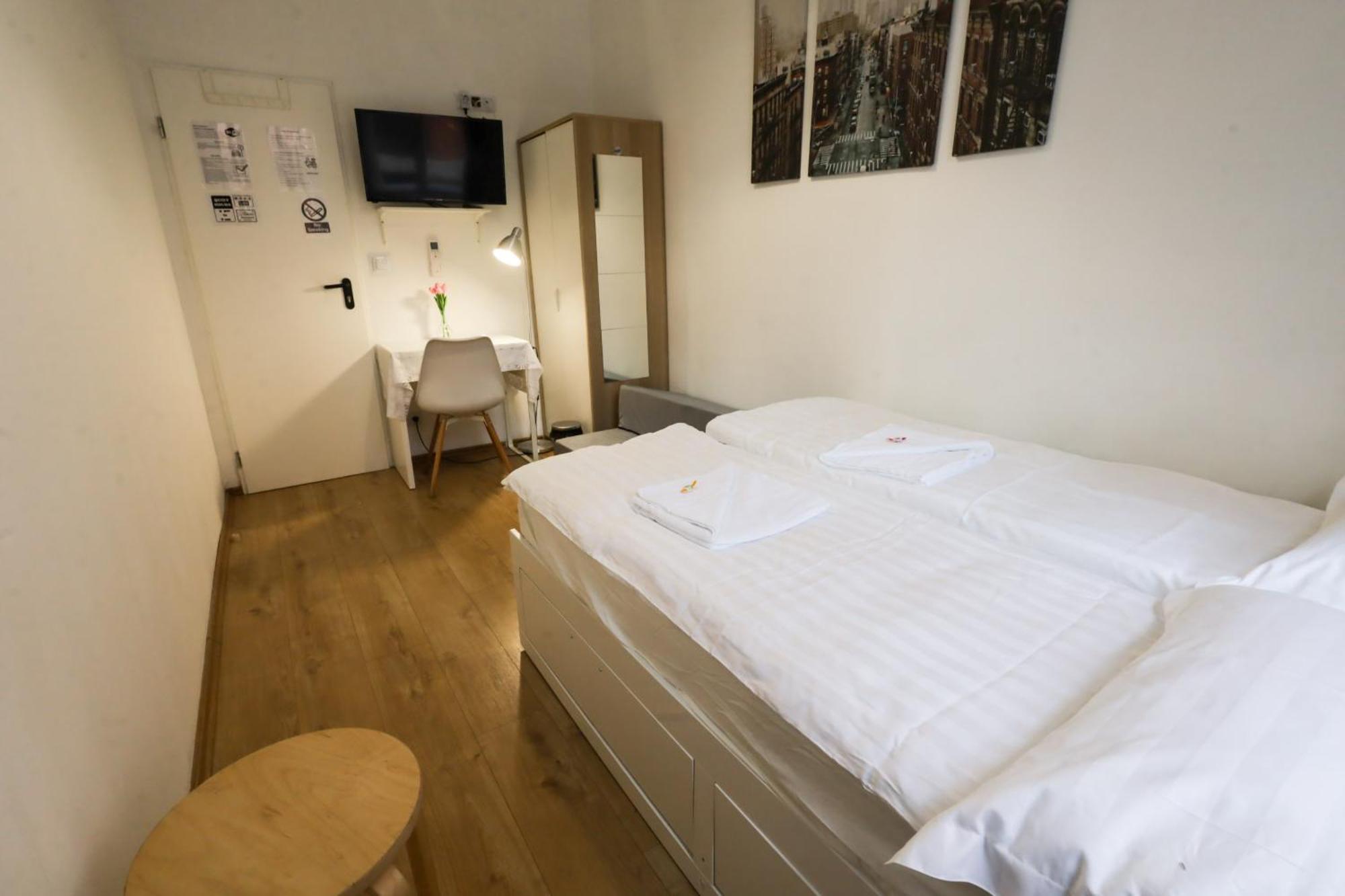 Pest-port 4 For 16 Person Appartement *