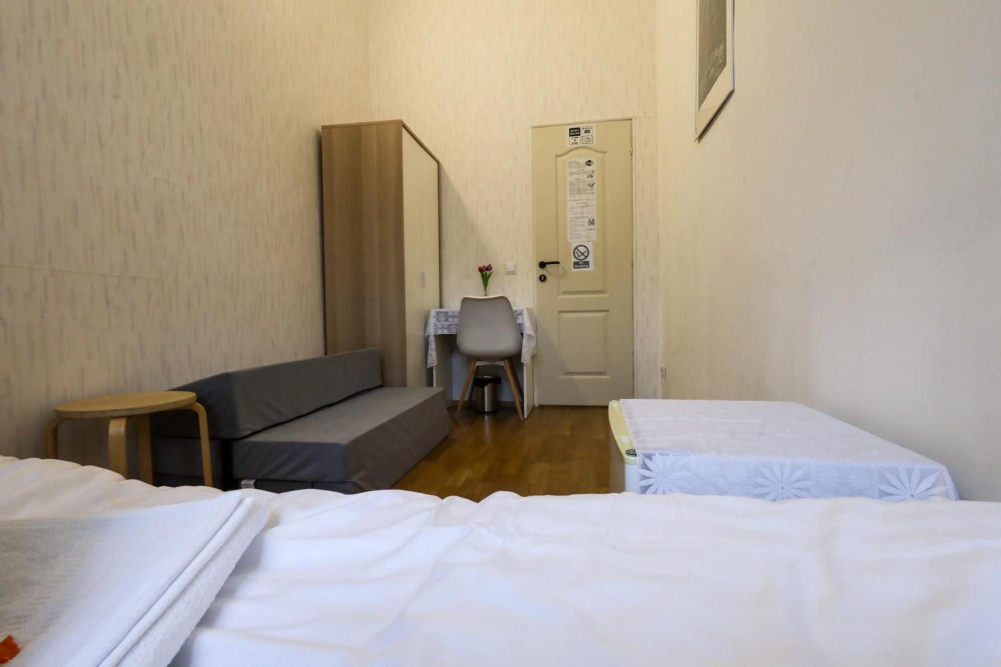 Appartement Pest-port 4 For 16 Person *