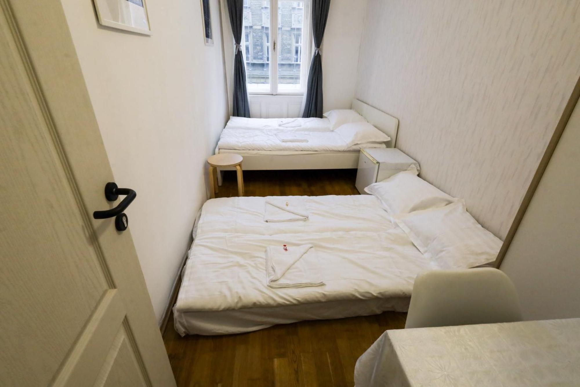 Appartement Pest-port 4 For 16 Person *