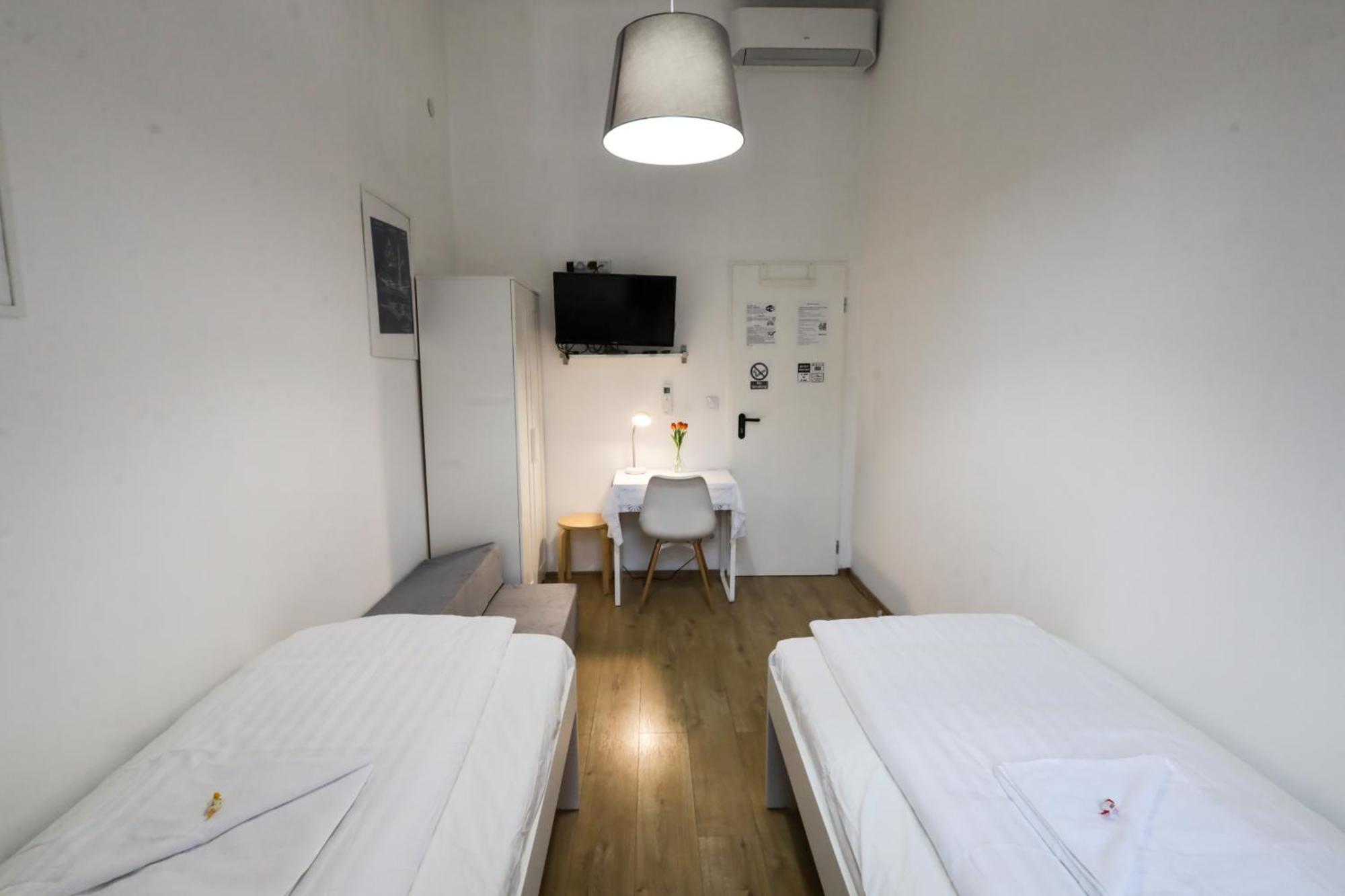 Appartement Pest-port 4 For 16 Person *