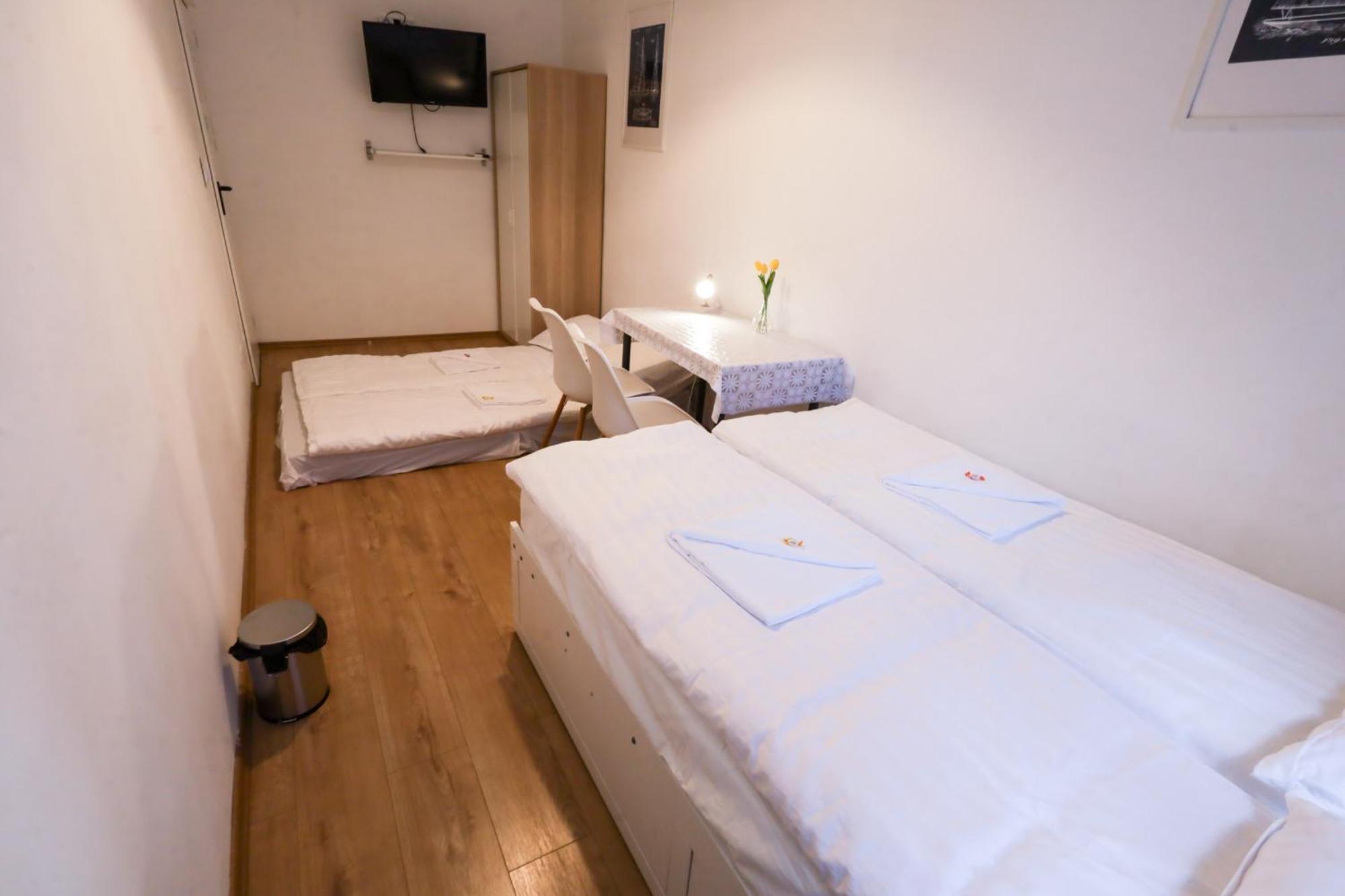 Pest-port 4 For 16 Person Appartement *